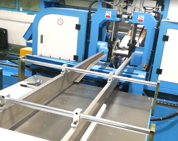 CNC全自動切管倒（dǎo）角生產線